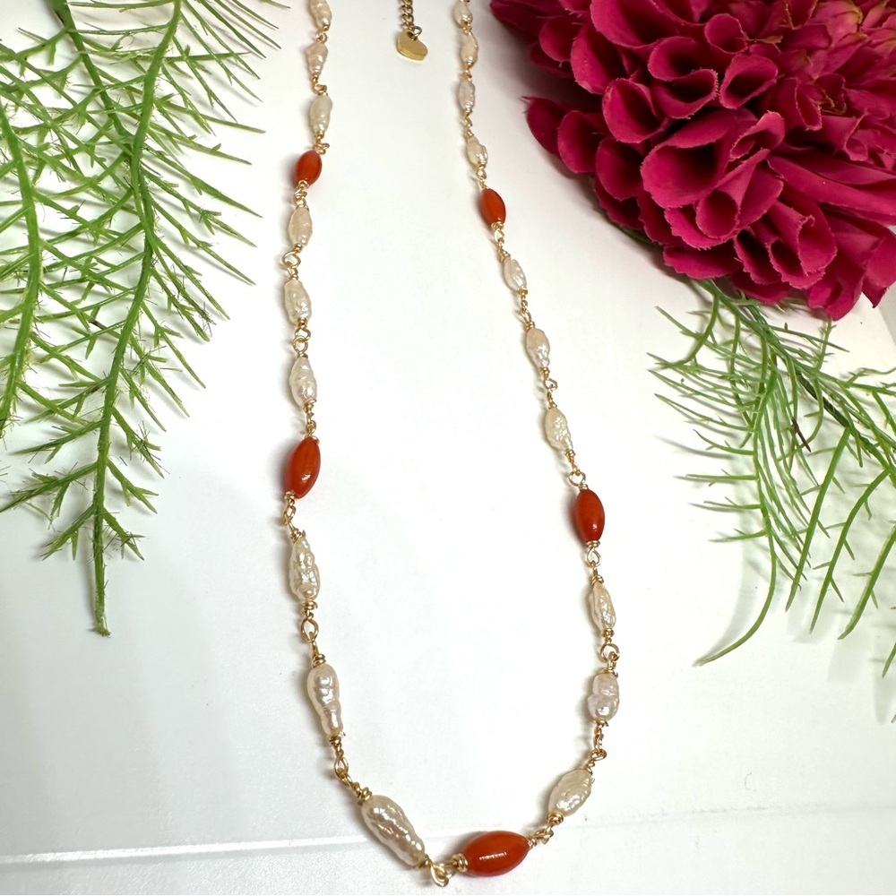 NEW⚜️Coral & Baroque Pearl Beaded Necklace - Picture 3 of 5